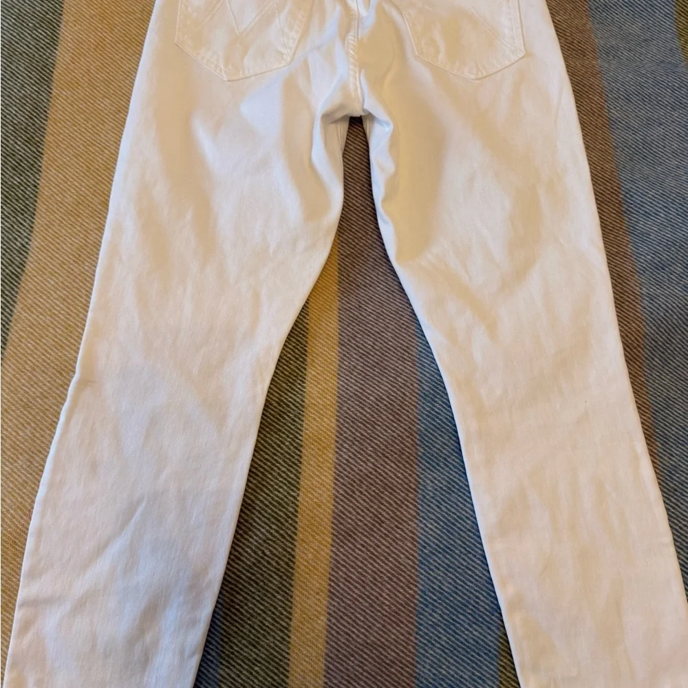 MOTHER The Looker White Cropped Jeans - Picture 4 of 8